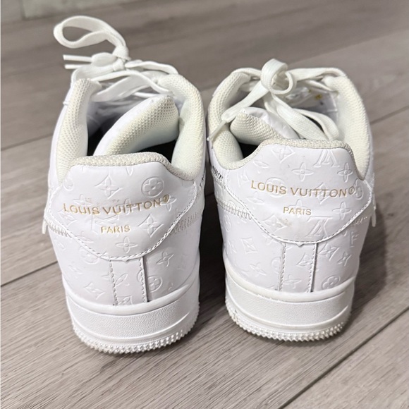 Nike White Men's Sneakers with Gold Charm - Picture 4 of 6